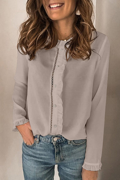 Chemise française boutonnée à encolure volantée