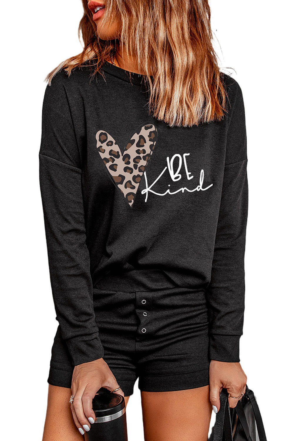 Ensemble deux pièces haut à manches tombantes et short en tricot côtelé gris