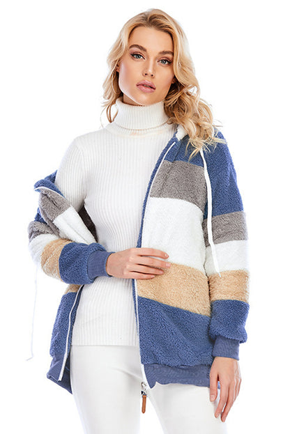 Abrigo sherpa con cremallera y bloques de color rojo vino con capucha 