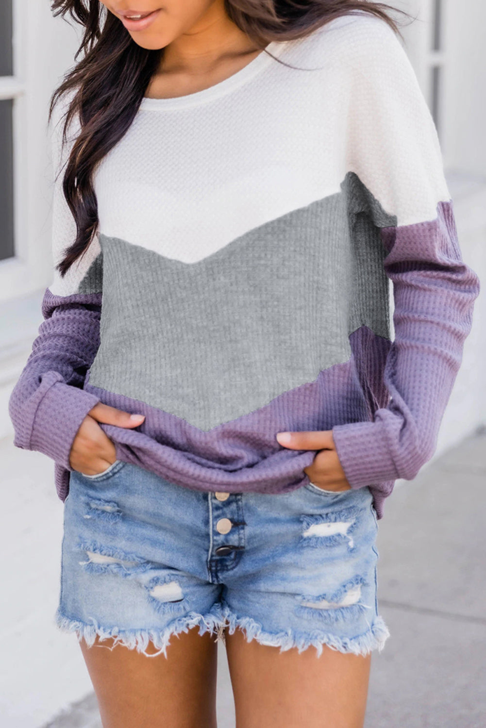 Sweat-shirt à motif gaufré à chevrons et blocs de couleurs 