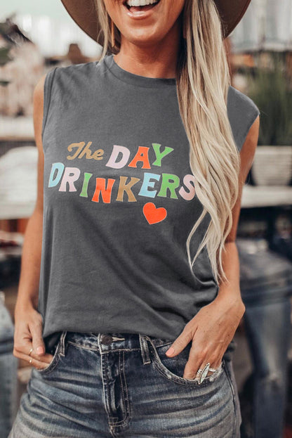Camiseta sin mangas con estampado de letras The DAY DRINKERS