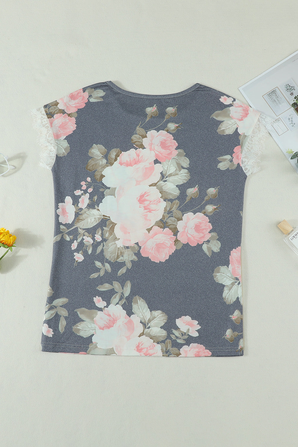 Camiseta Gris Estampado Floral