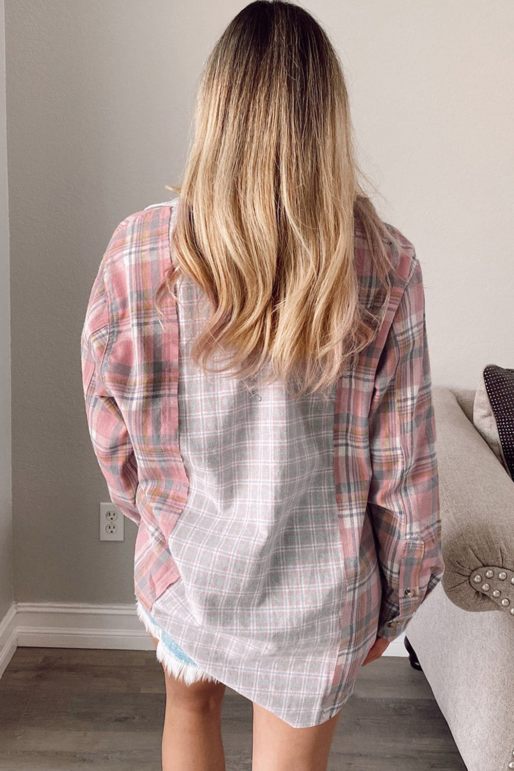 Chemise à manches longues boutonnée à carreaux et blocs de couleurs