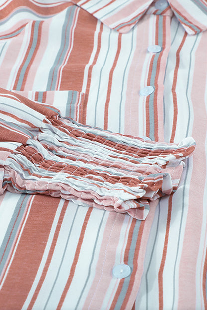 Chemise boutonnée rayée à poches et fentes 