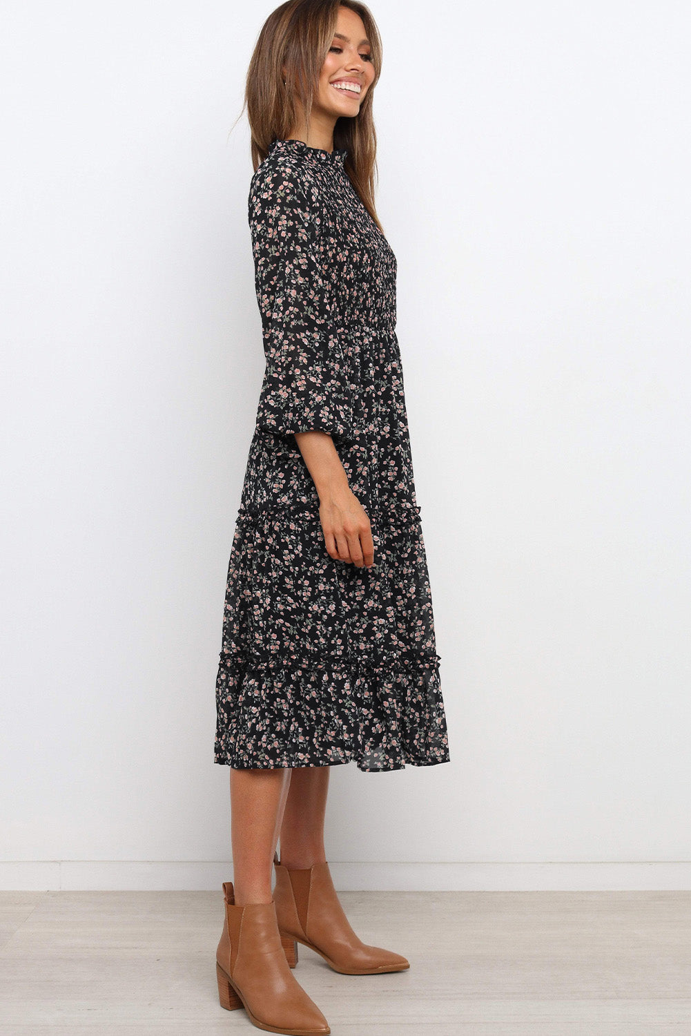 Robe fleurie à volants et manches lanternes 