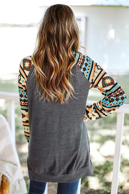 Pull en tricot gaufré à imprimé tribal avec fente latérale