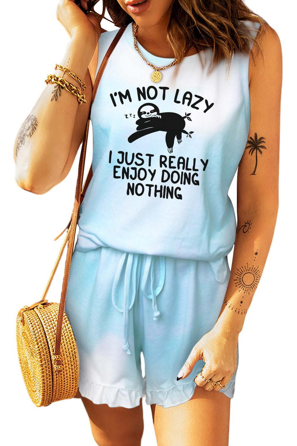 Débardeur bleu clair et short à volants 