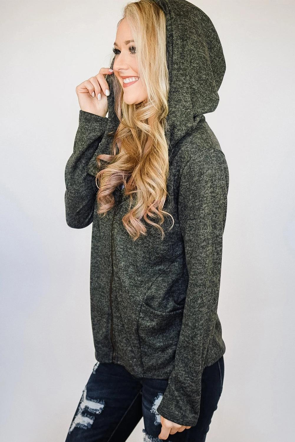 Abrigo tipo cárdigan con cremallera y capucha 