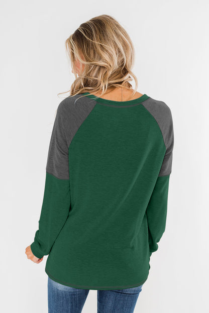 Top de manga raglán con bloque de color caqui