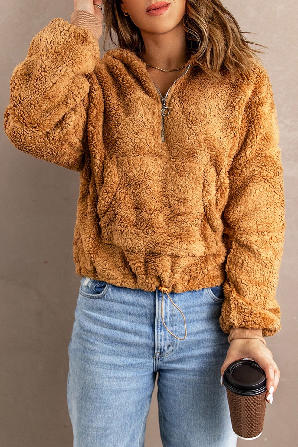 Sweat-shirt à capuche zippé 1/4 en sherpa avec kangourou