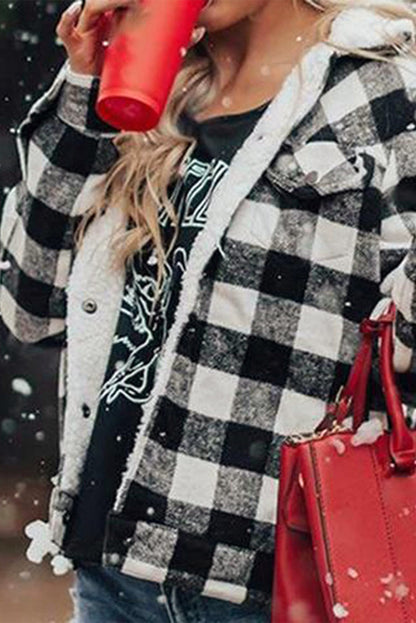 Chaqueta con botones de polar con estampado de cuadros