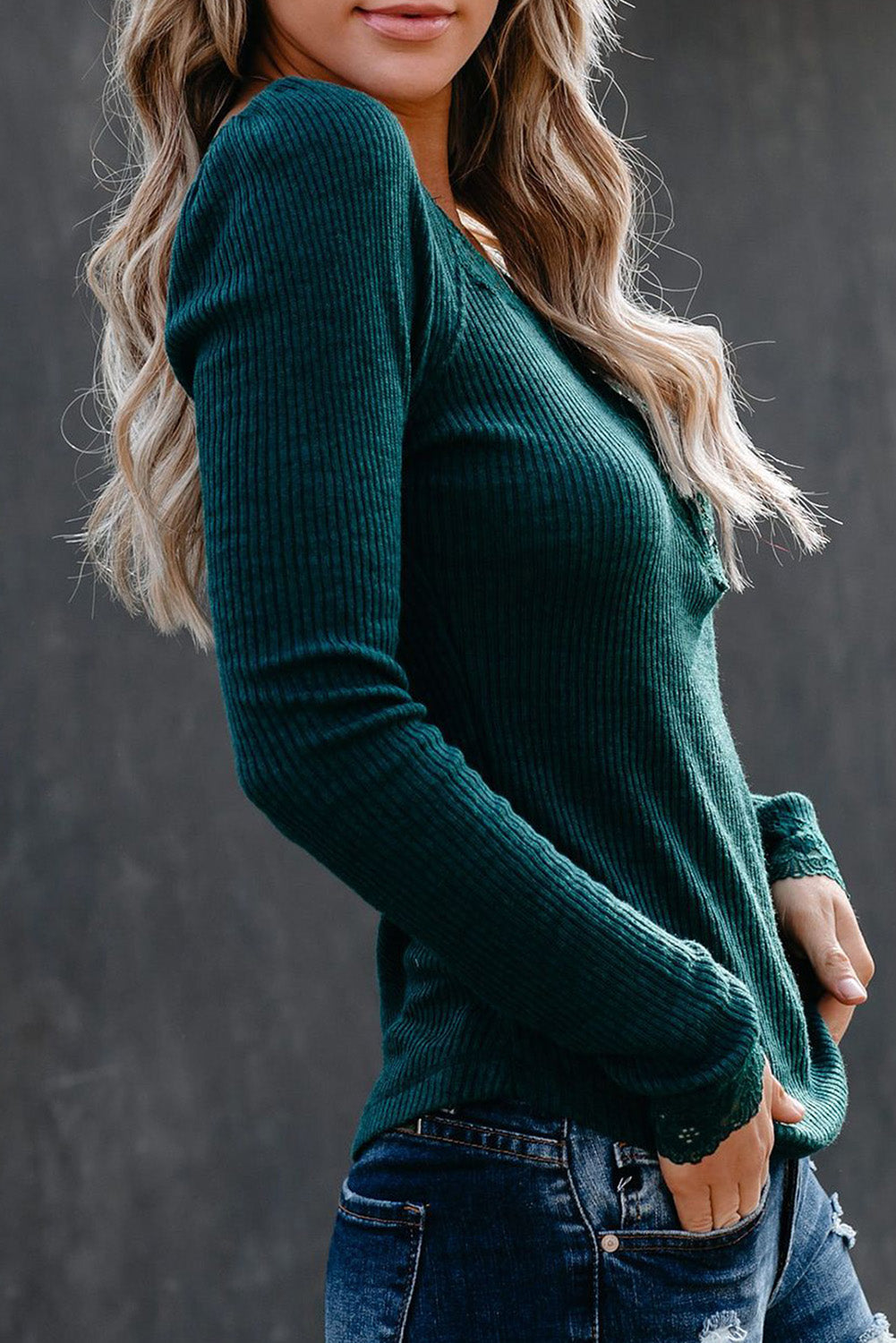 Haut à manches longues côtelé en patchwork de dentelle 