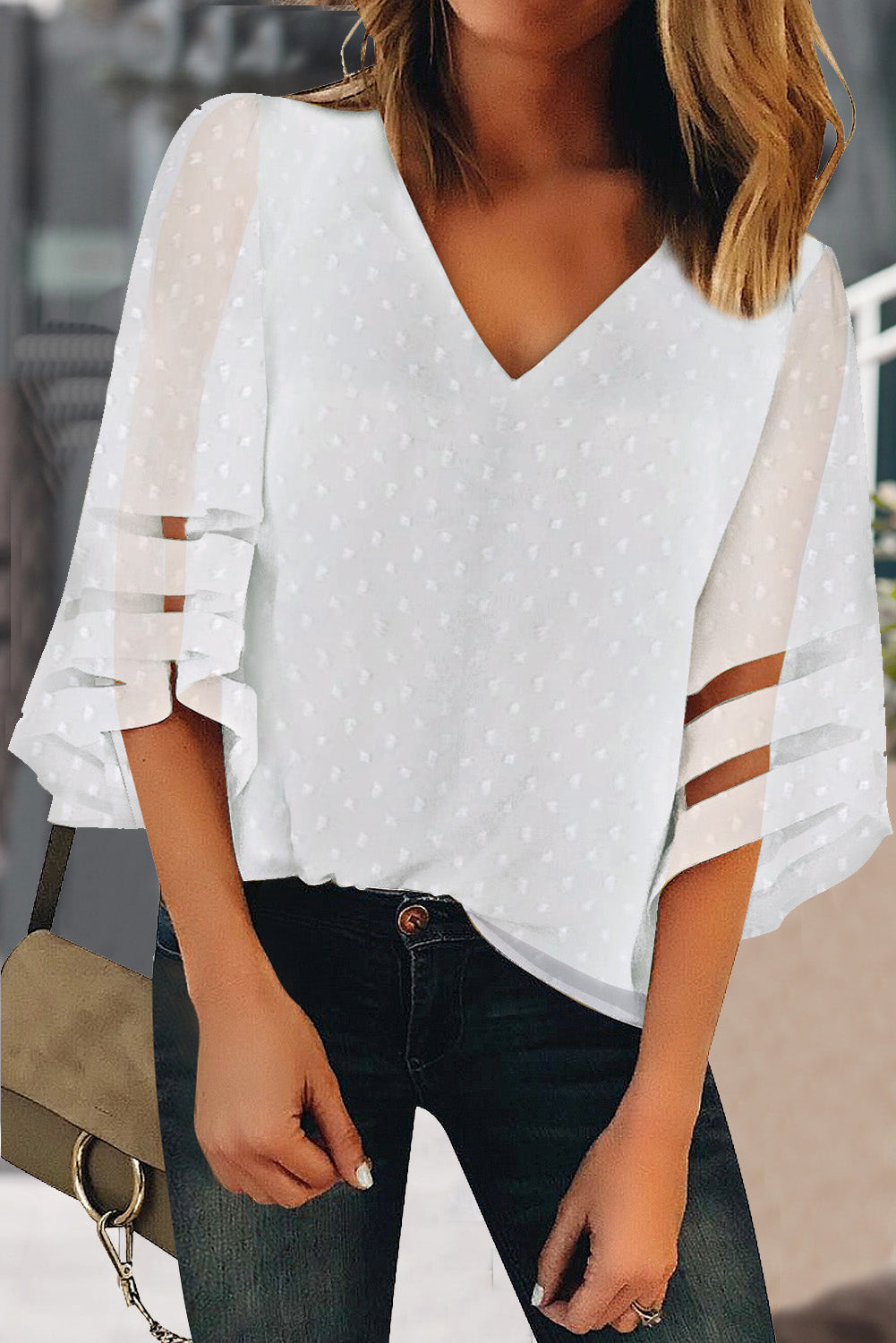 Blusa de lunares suizos con manga kimono y rayas de malla con cuello en V