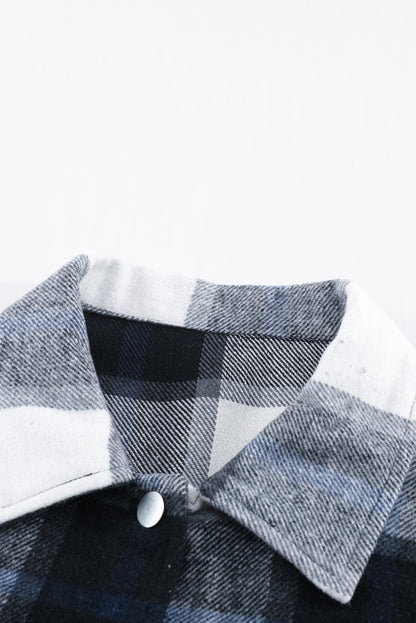 Abrigo estilo camisa con botones y estampado de cuadros caqui con bolsillo 