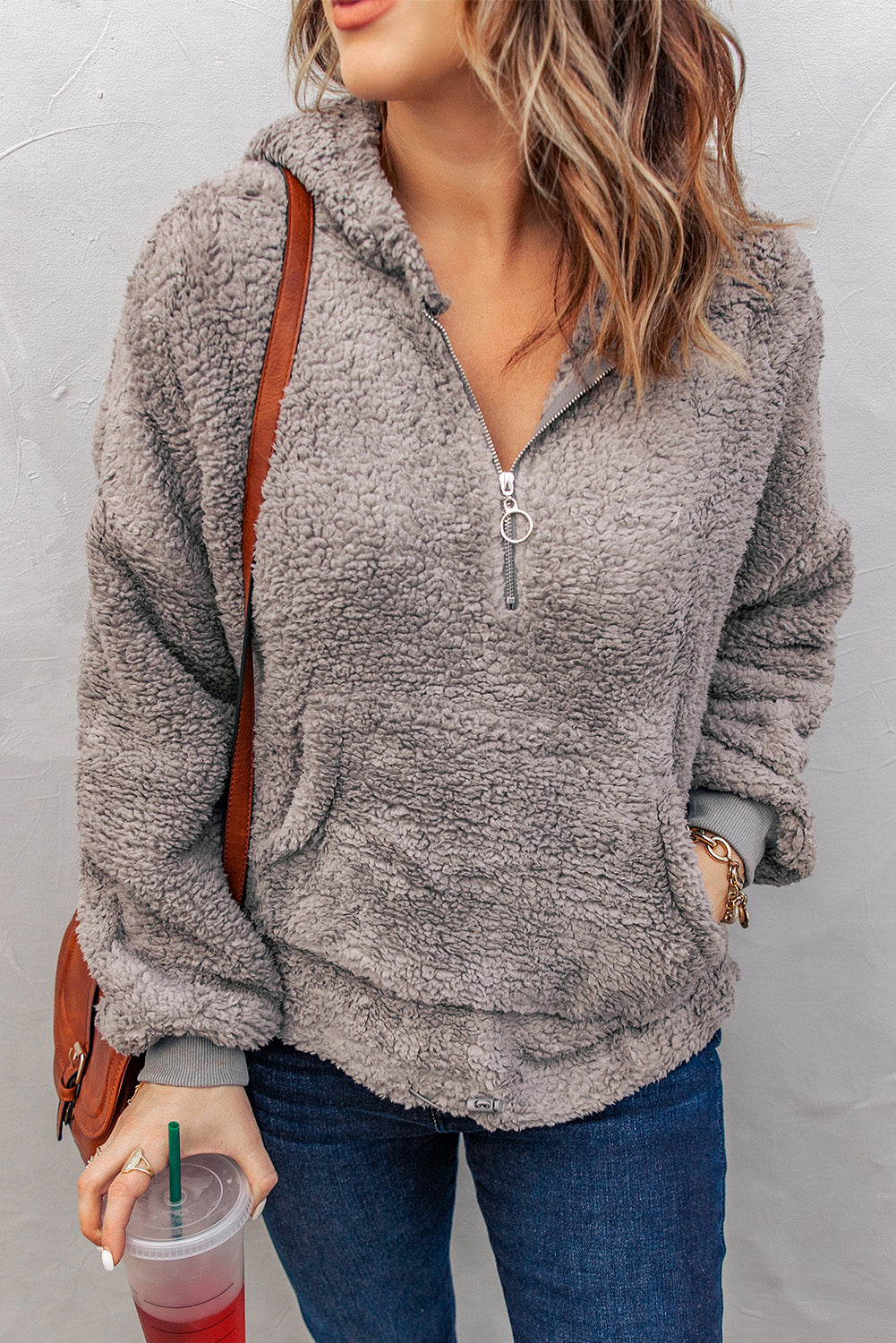 Sweat-shirt à capuche zippé 1/4 en sherpa avec kangourou