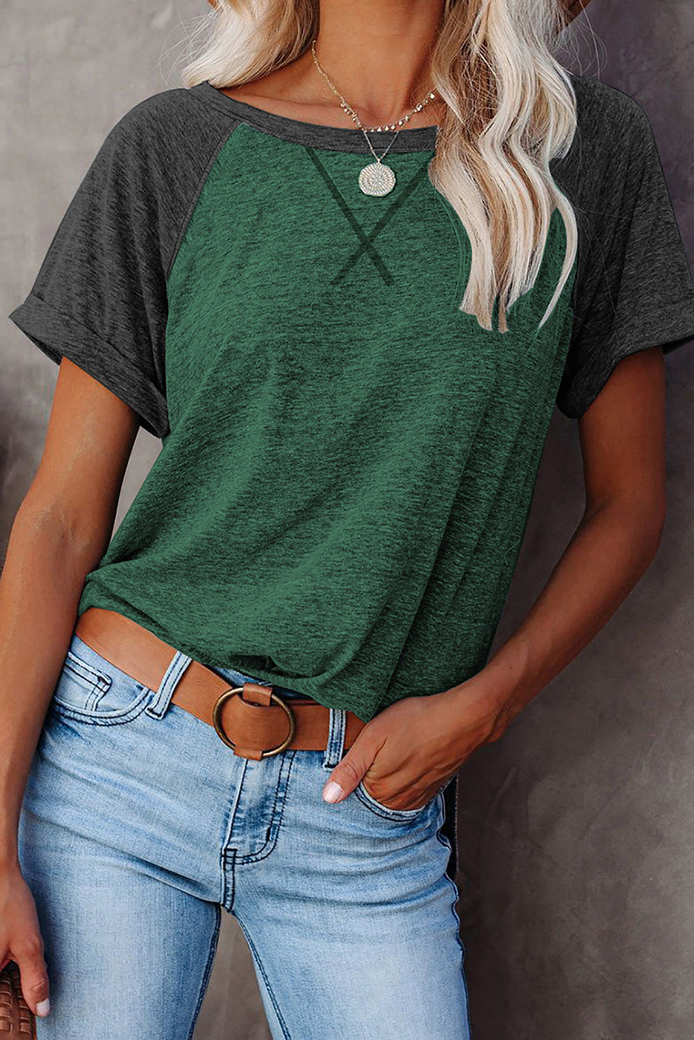 Camiseta con diseño de bloques de colores y patchwork de manga raglán