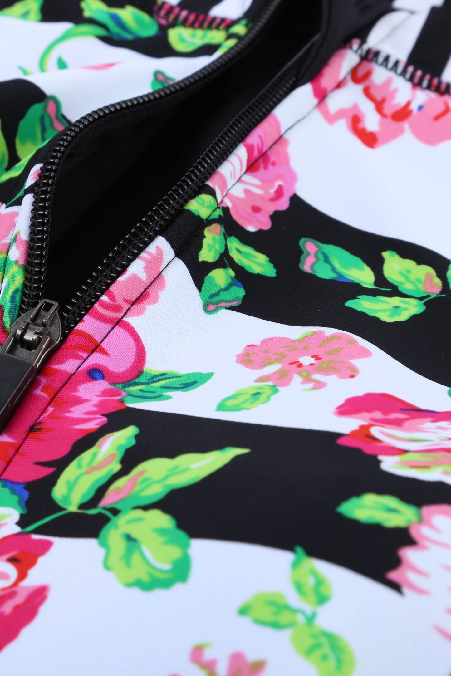 Traje de baño de una pieza Rashguard con patchwork a rayas florales