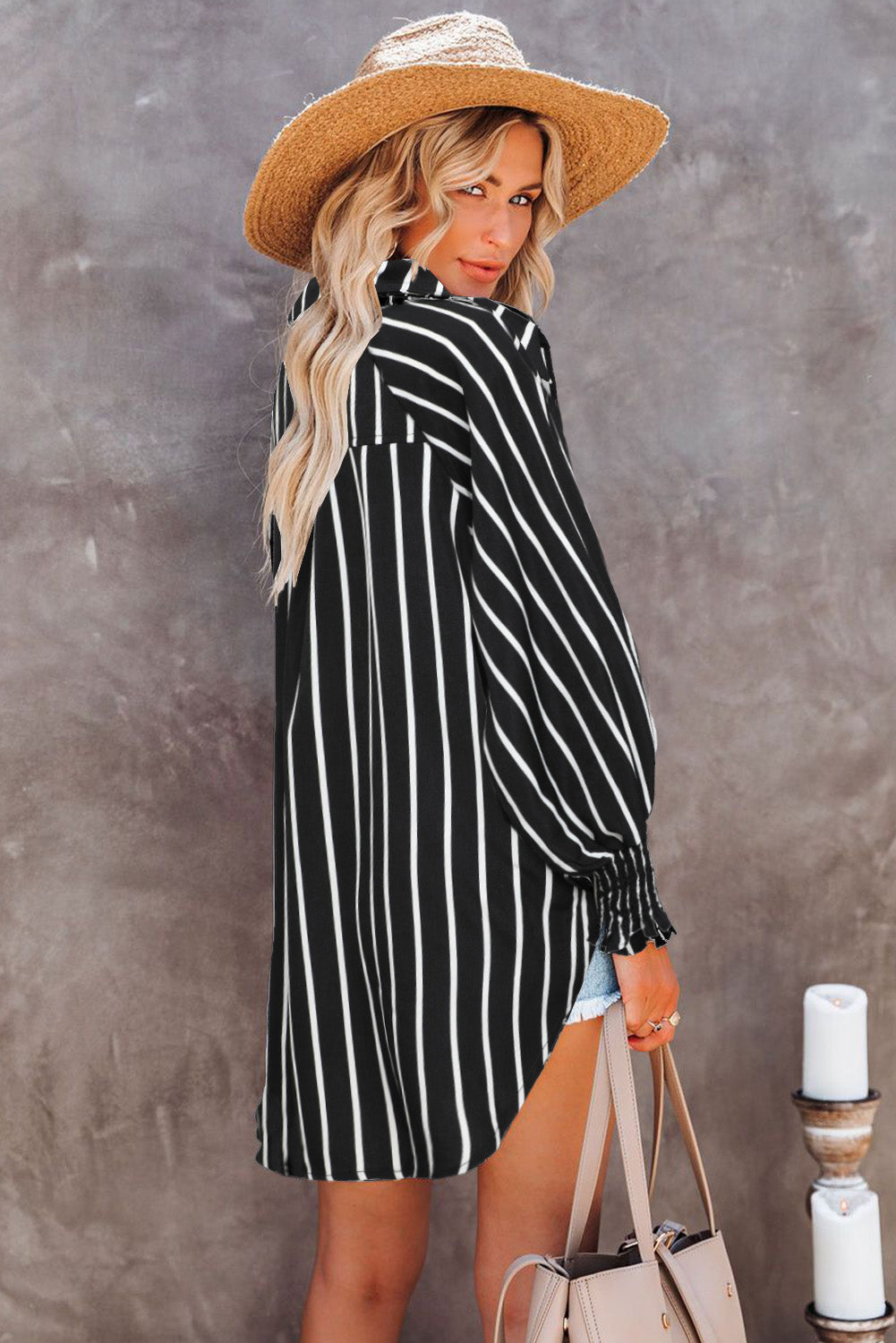 Chemise boutonnée rayée à poches et fentes 